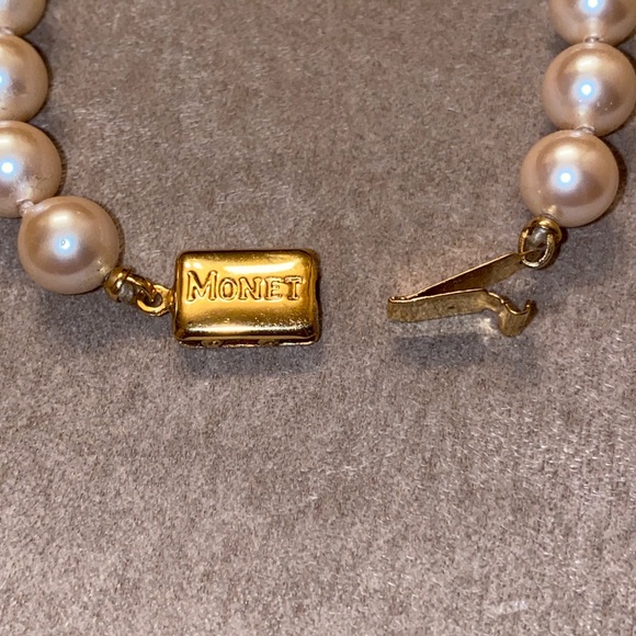 18” Synthetic Pearl Strand - Picture 4 of 4